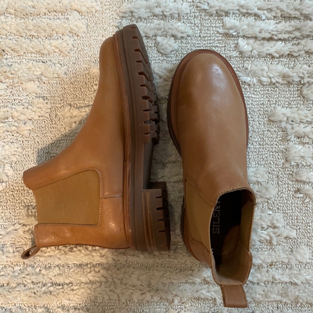 Silent D Leather Boots